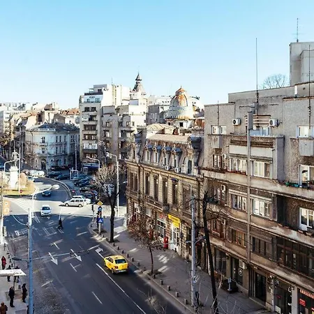 Newstudio & Center I Balcony I Netflix