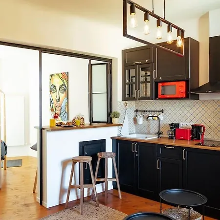 Newstudio & Center I Balcony I Netflix